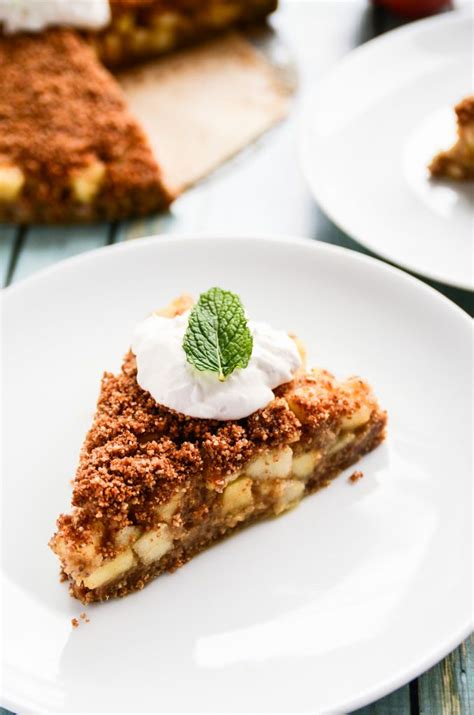 Raw Vegan Apple Pie with Cinnamon-Pecan Streusel | Recipe | Vegan apple ...