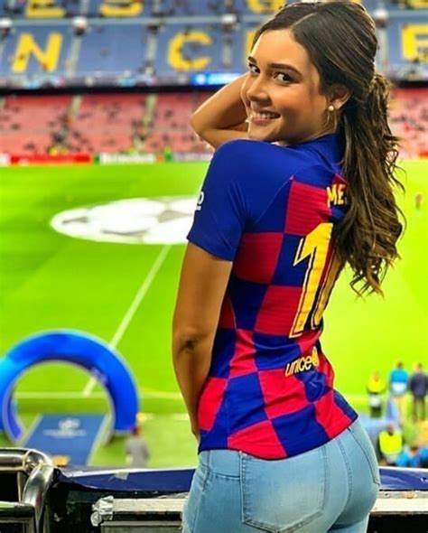 Pin by fariska on beautiful barcelona ffbbl | Hot football fans, Fc ...