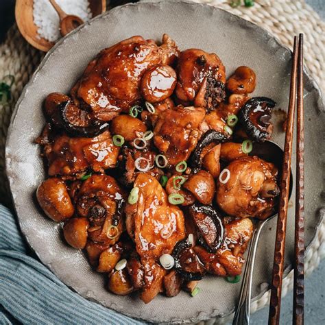 Braised Chestnut Chicken (板栗炖鸡) - Omnivore's Cookbook