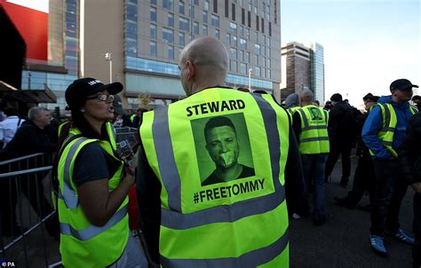 Ex-EDL leader Tommy Robinson and followers protest outside BBC HQ in ...