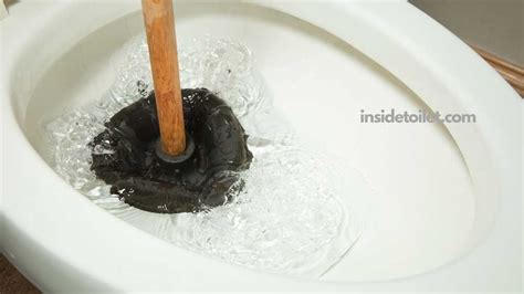 10 Easy Ways You Can Unclog A Clogged Toilet when nothing works (The ...