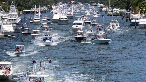 Trump boat parade with hundreds of boats and thousands of boaters