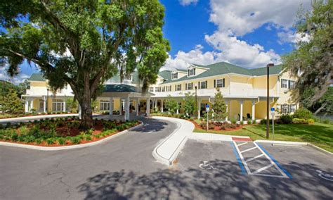 The Best Assisted Living Facilities in Lakeland, FL | AssistedLiving.org