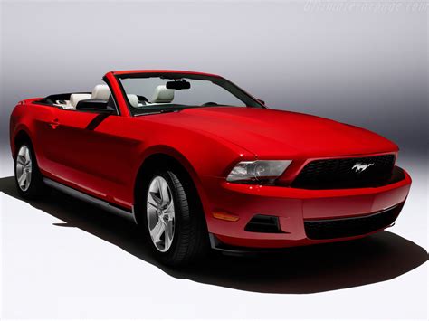 Ford Mustang GT Convertible High Resolution Image (5 of 12)