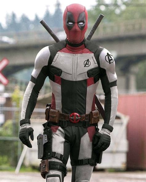 When I cosplay deadpool : r/deadpool