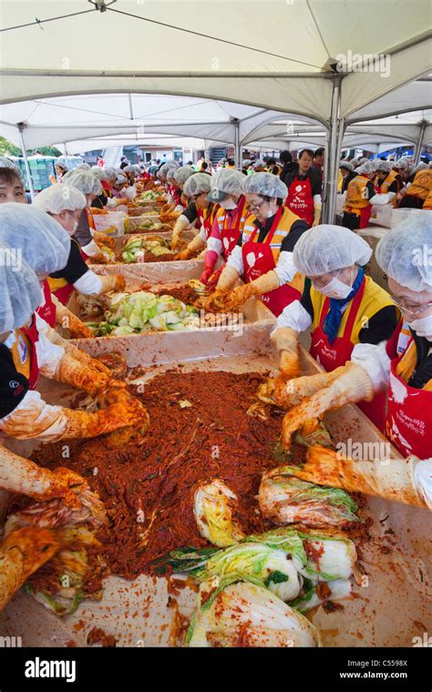 Women making Kimchi, Seoul, South Korea Stock Photo - Alamy