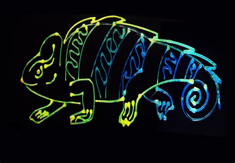 Multi-color 3D printing with a single material: researchers develop new chameleon-inspired 3D ...