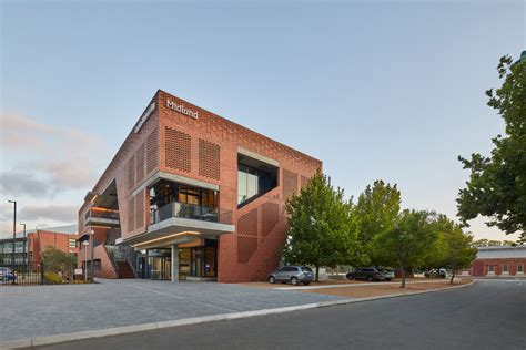 Curtin University Midland Campus / Lyons + Silver Thomas Hanley | ArchDaily