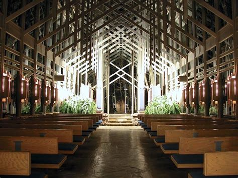 Non-Denominational Chapel Stands in Harmony with Nature | Architecture, Architecture foundation