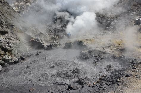 Campi Flegrei: Ancient Eruption at Dangerous Supervolcano Discovered by Scientists as Magma ...