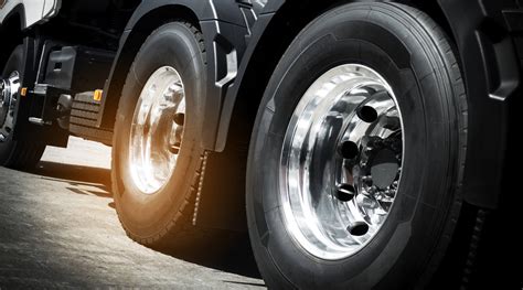 Best Commercial Tire Brands & Semi Truck Tires | Bauer Built Tire