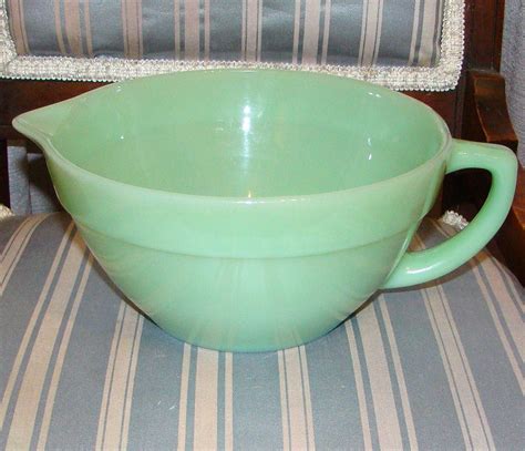 Vintage Anchor Hocking Green Milk Glass Scoop Jug with Spout