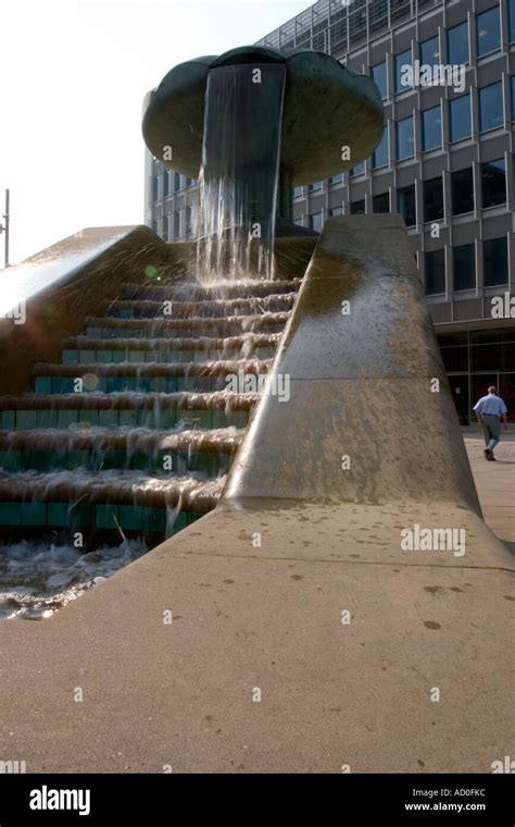 Fountain in Sheffield Peace Gardens Stock Photo - Alamy