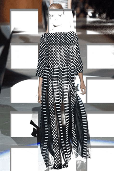 Marc Jacobs Stripes Model GIF | GIFDB.com