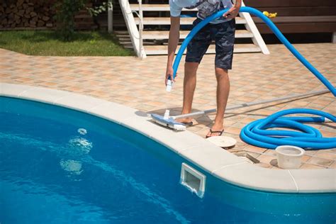 How To Use A Pool Vacuum —— Step-by-Step Guide - BESTBONNY-Swimming ...