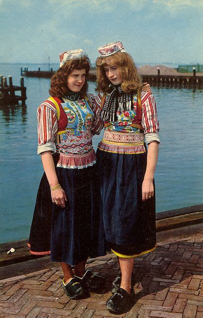 Marken003 | Costumes around the world, Traditional clothing around the world, Traditional fashion