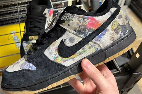 Un premier regard sur la Supreme x Nike SB Dunk Low Rammellzee - Le ...