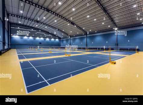 Indoor badminton court hi-res stock photography and images - Alamy