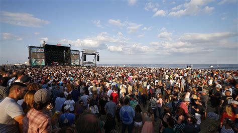 Sea.Hear.Now fest Day 1 in Asbury Park: 20,000 on the beach, Jack Johnson at Stone Pony