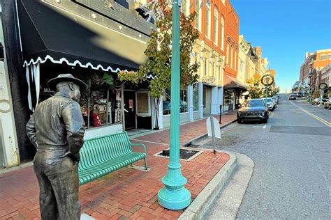 14 Top-Rated Things to Do in Clarksville, TN | PlanetWare