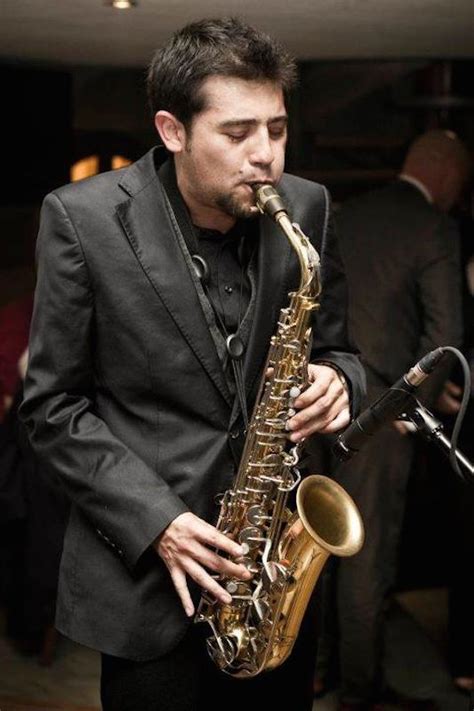 Artists Booking Agency Saxophone player 02 - Artists Booking Agency