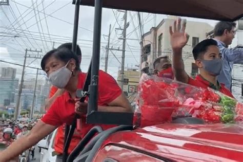 Bongbong campaigns in Metro Manila with son | ABS-CBN News