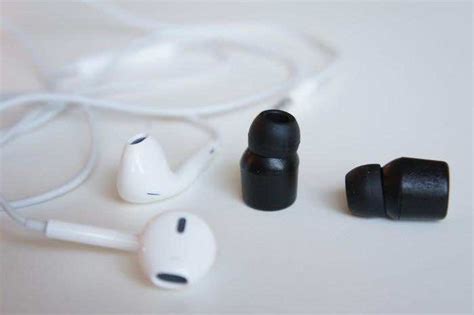 Check out the World’s Smallest Wireless Ear Phones