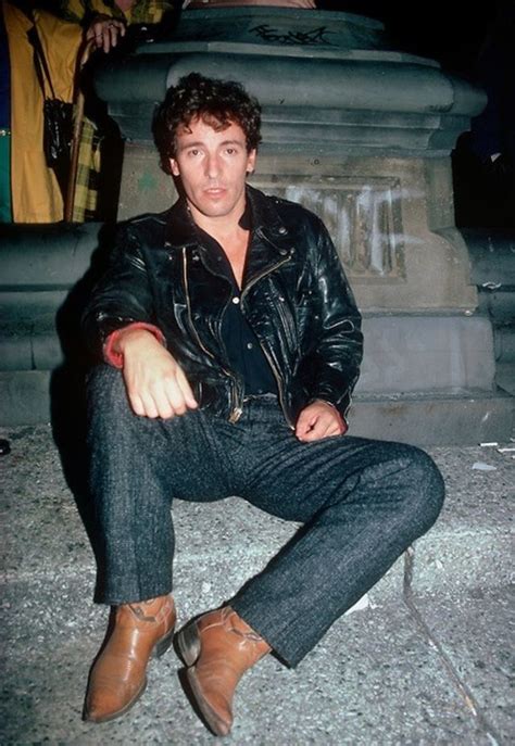 30 Rare Vintage Photographs of a Young and Handsome Bruce Springsteen ...