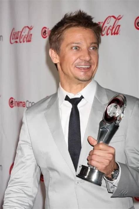 Jeremy Renner - Bio, Age, Height, Nationality, Net Worth, Facts