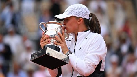 French Open 2023: Iga Swiatek beats Karolina Muchova to win third Roland Garros title - myKhel