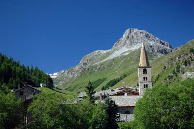 Seasonal summer festivities in Val d'Isere | Easier