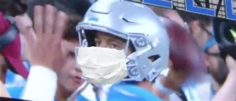 Detroit Lions Tell Fans To Wear A Mask If They Want The Season To ...