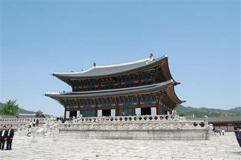 Seoul Palace Morning Tour 2022