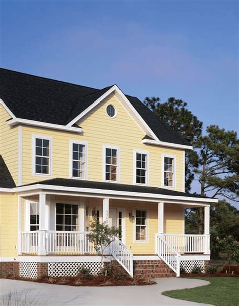 Popular Yellow House Exterior Design Ideas 34 | Yellow house exterior, Siding colors for houses ...