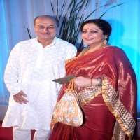 Anupam Kher Birthday, Real Name, Age, Weight, Height, Family, Facts, Contact Details, Wife ...