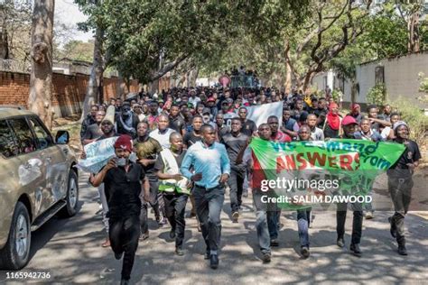 80 University Of Zambia Students Stock Photos, High-Res Pictures, and ...