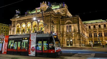 Buying Cheap Tickets to the Vienna State Opera House | EuroCheapo