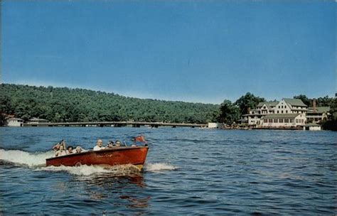 Boating on Lake Hopatcong New Jersey