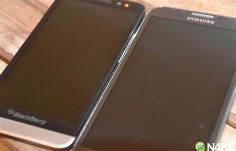 BlackBerry Z30 vs Samsung Galaxy Note 2 (Video)