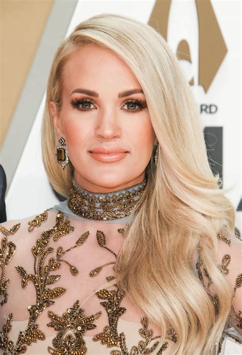 Carrie Underwood – CMA Awards 2019 • CelebMafia