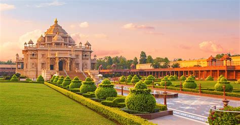 Akshardham Temple: A Magnificent Blend of Spirituality and Architectur ...