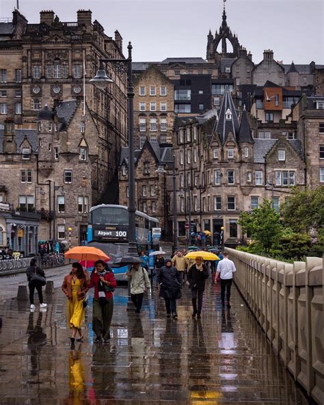 Scottish weather is back.. 🌧 ☔️ ☂️ Edinburgh Old Town. . . . . . Vis ...