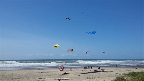Kites on Lincoln City Beach | Nathalie Owen | Flickr