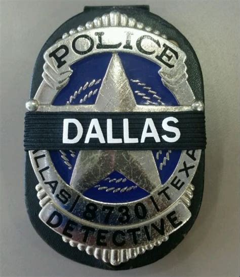 Retired Officers Make 6K Mourning Bands for Dallas | KLIF-AM