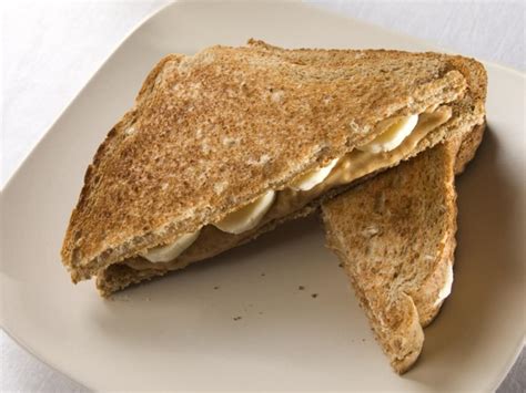 Hot Peanut Butter and Banana Sandwich Recipe and Nutrition - Eat This Much