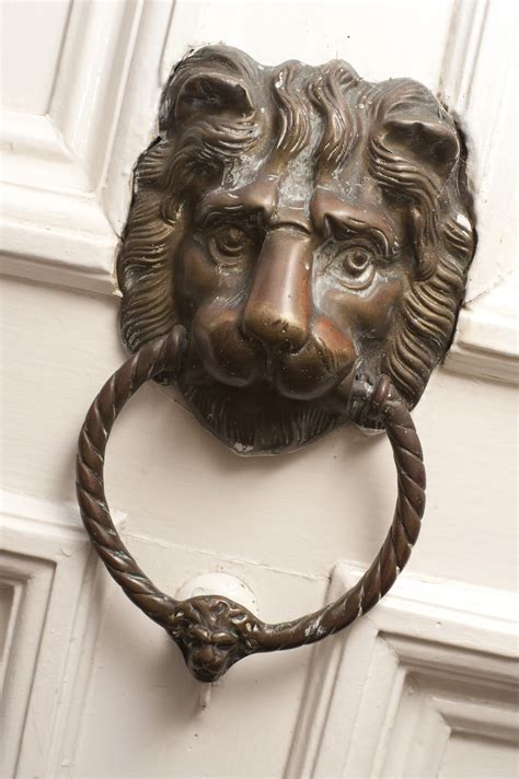 Free Image of Brass door knocker of a lions head | Freebie.Photography