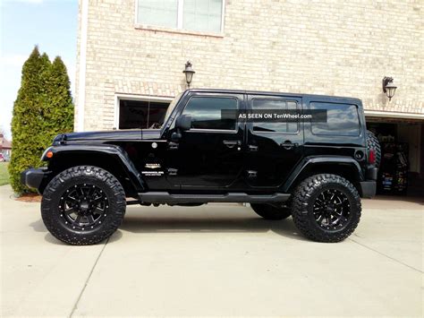 2011 Jeep Wrangler Unlimited Sahara Black Loaded, Hard Top Lift Tv ' S