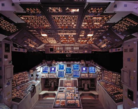 spacecraft - How to identify which Space Shuttle, from a high-res cockpit photograph? - Space ...