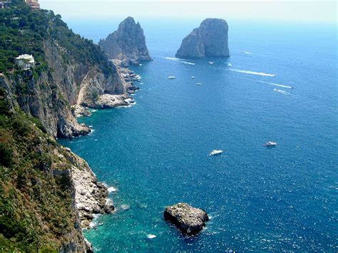 Isle of Capri | Travel Across Italy