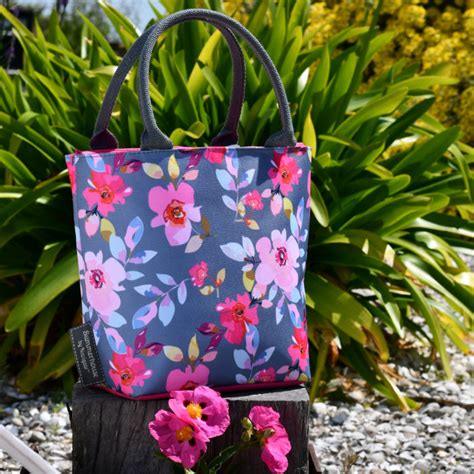 Grey Floral Lunch Tote Bag – Expressions of Lancaster